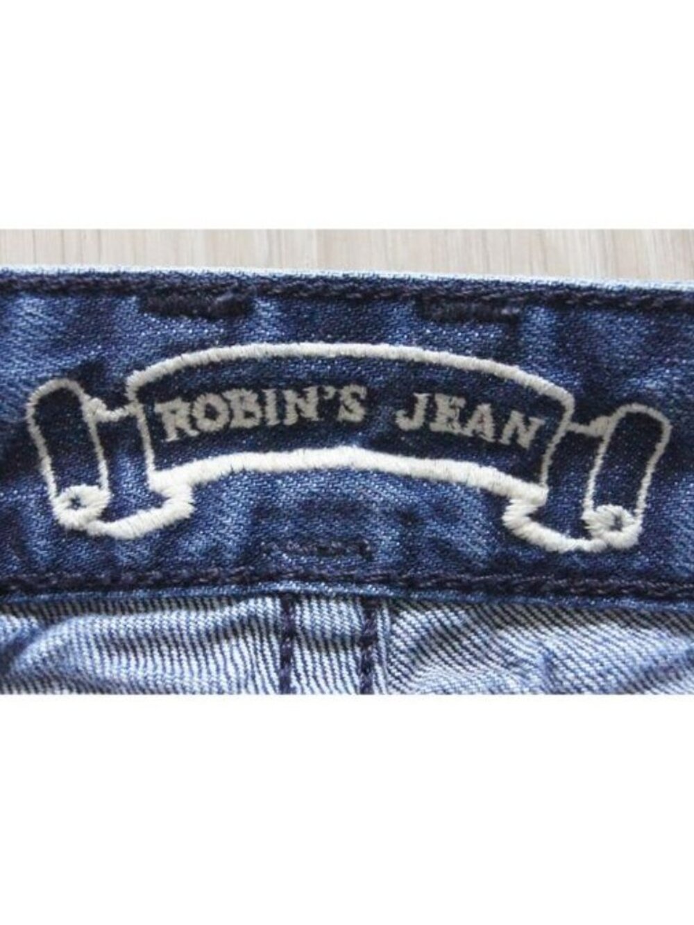 Robin's Jeans - Picture 8 of 12